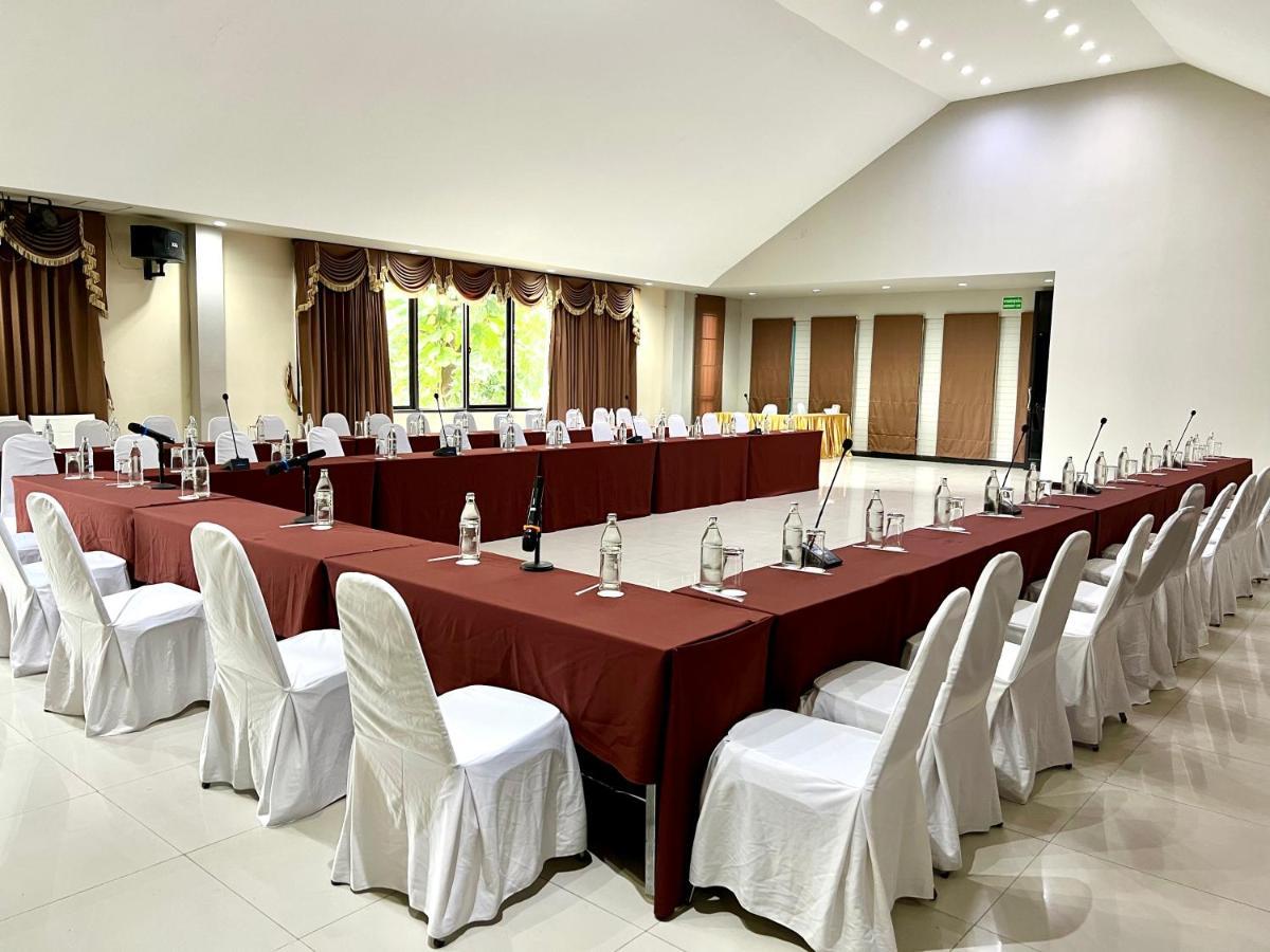 Hotel La Villa Khon Kaen Extérieur photo